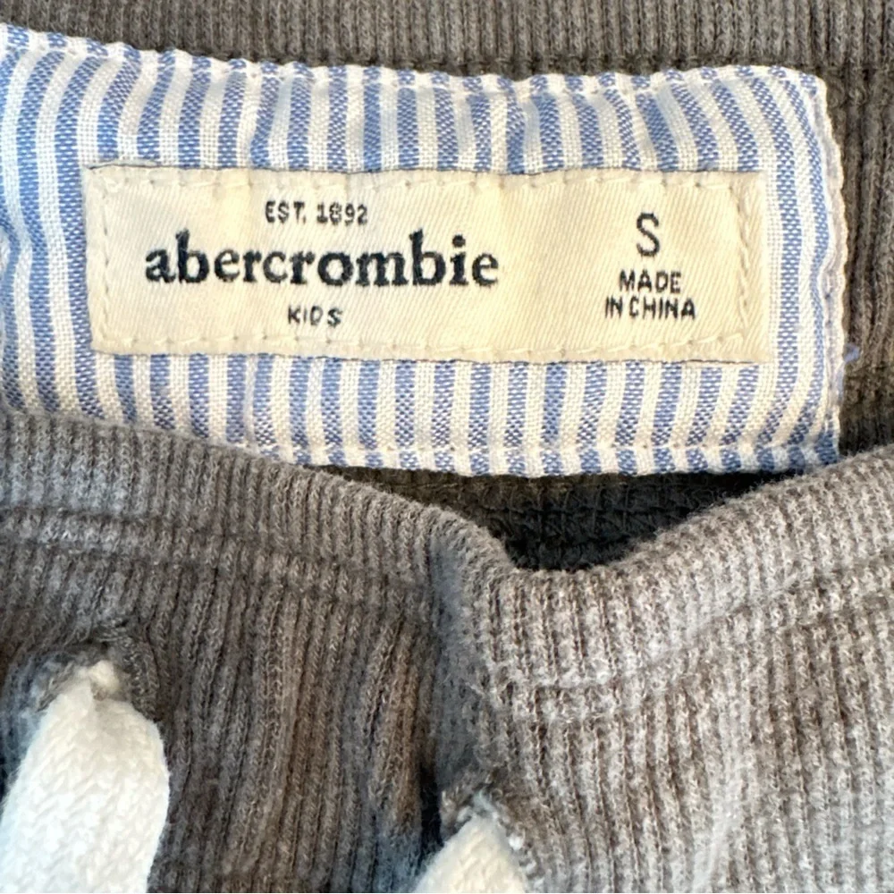 Abercrombie Kids Terry Fleece Gray Sweat Shorts Girls Size Small Y2K Style Retro